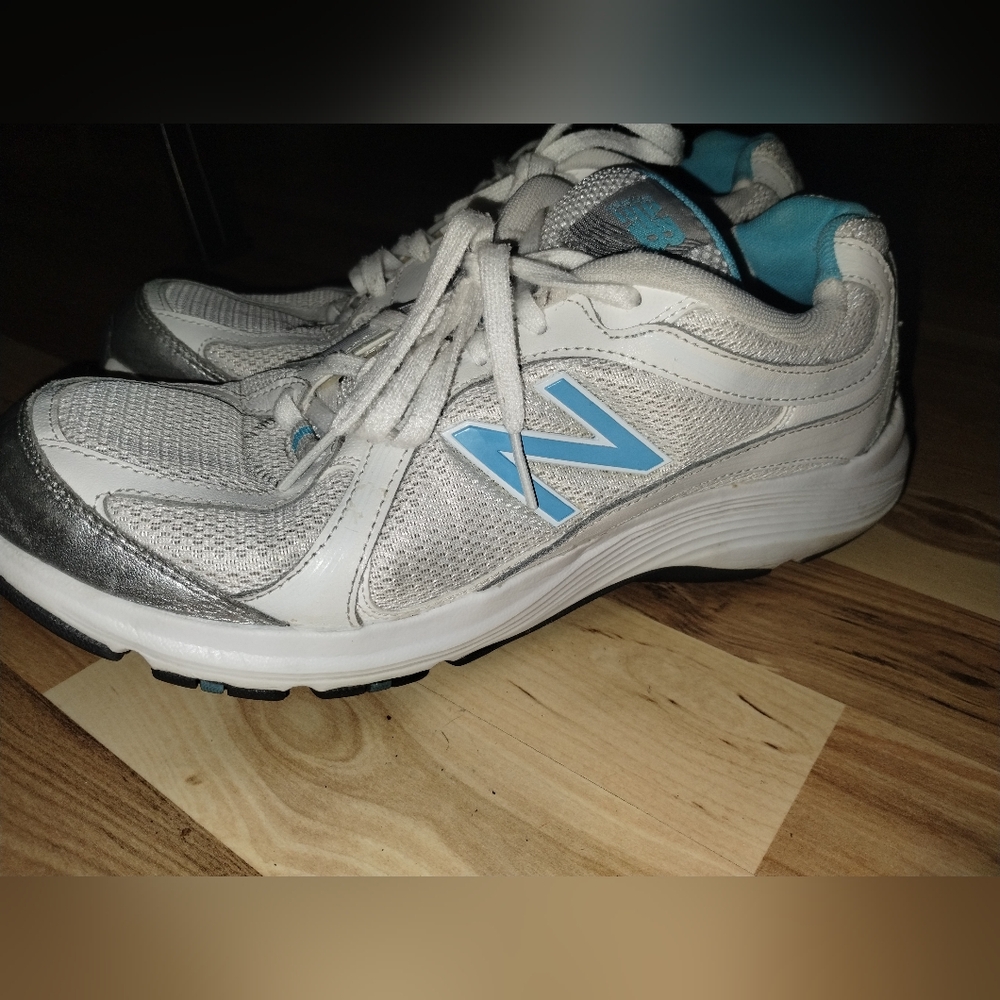 New Balance Women's Sneakers in White and Sky Blue - Picture 2 of 8